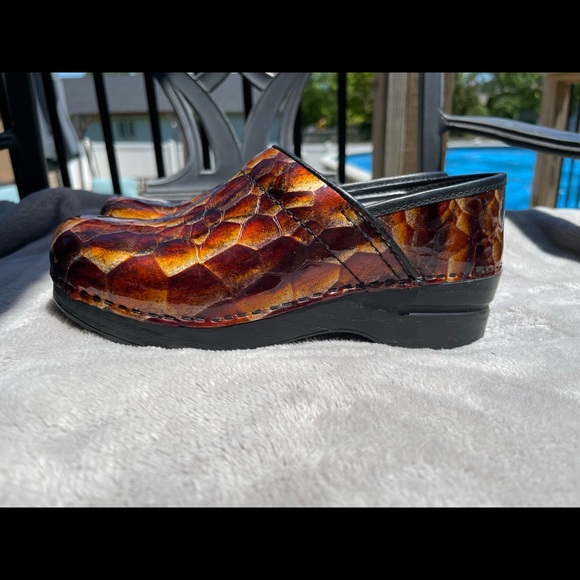 Dansko Clog Tortoiseshell Size 37 (Size 6.5 - 7) - Picture 3 of 6